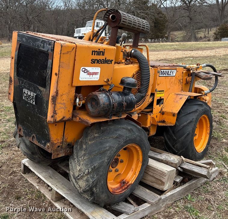 image for item FB3049 Case Mini-Sneaker cable plow