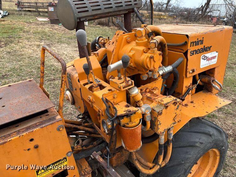 image for item FB3049 Case Mini-Sneaker cable plow