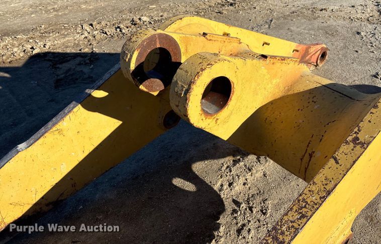 image for item FB3052 Caterpillar 963B crawler loader arms
