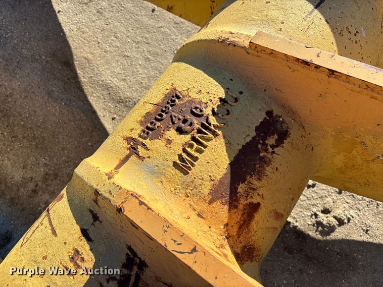 image for item FB3052 Caterpillar 963B crawler loader arms