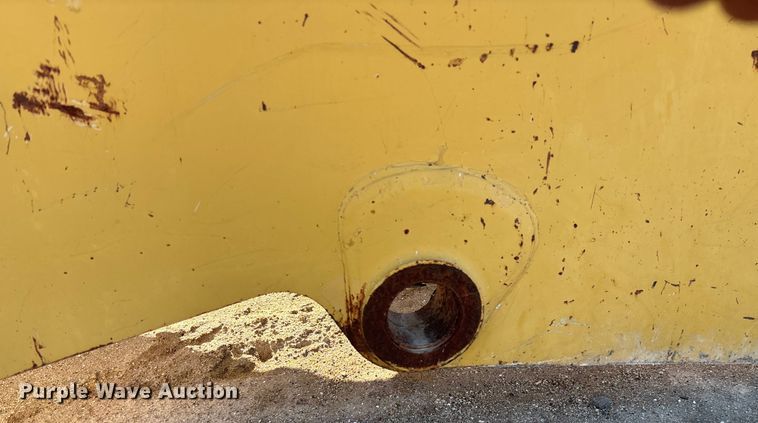 image for item FB3052 Caterpillar 963B crawler loader arms