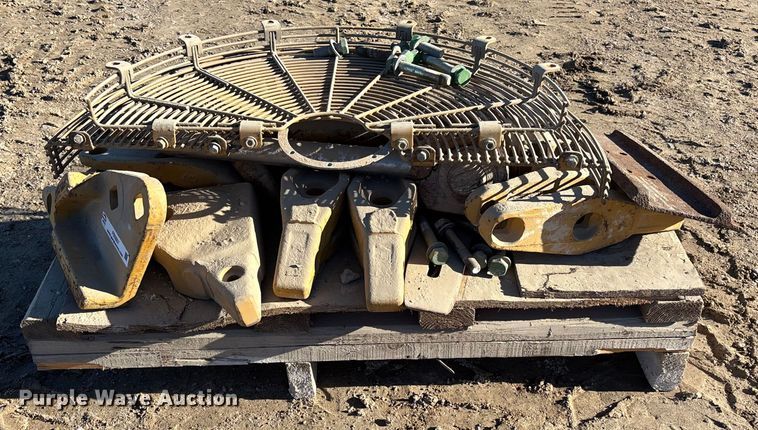 image for item FB3057 Caterpillar 963B parts