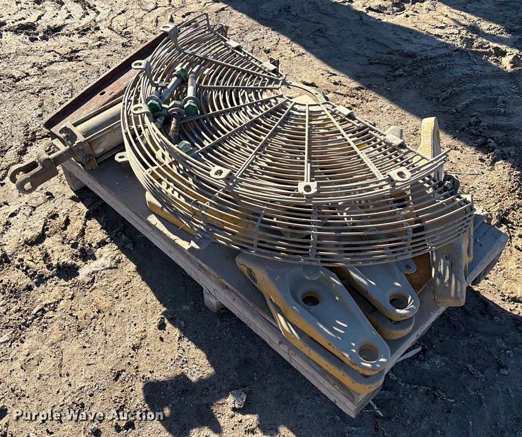 image for item FB3057 Caterpillar 963B parts