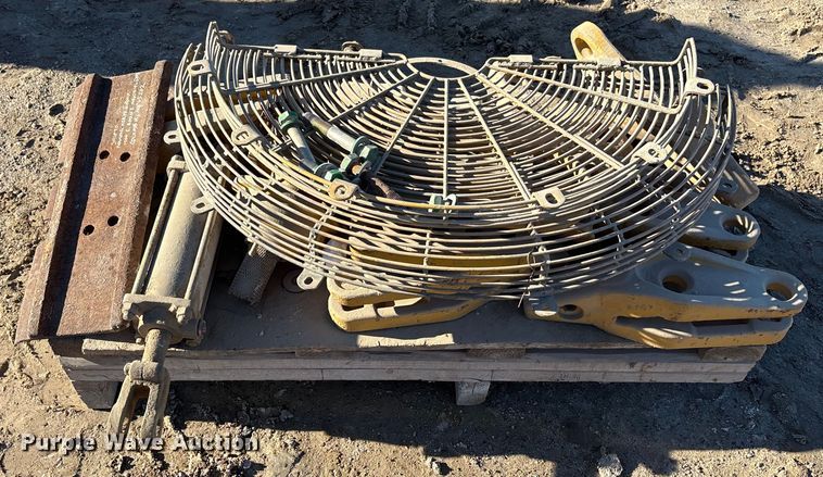 image for item FB3057 Caterpillar 963B parts