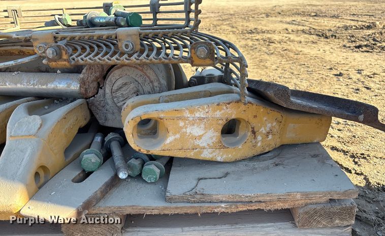 image for item FB3057 Caterpillar 963B parts