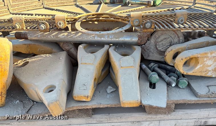 image for item FB3057 Caterpillar 963B parts