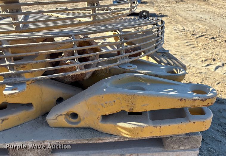 image for item FB3057 Caterpillar 963B parts