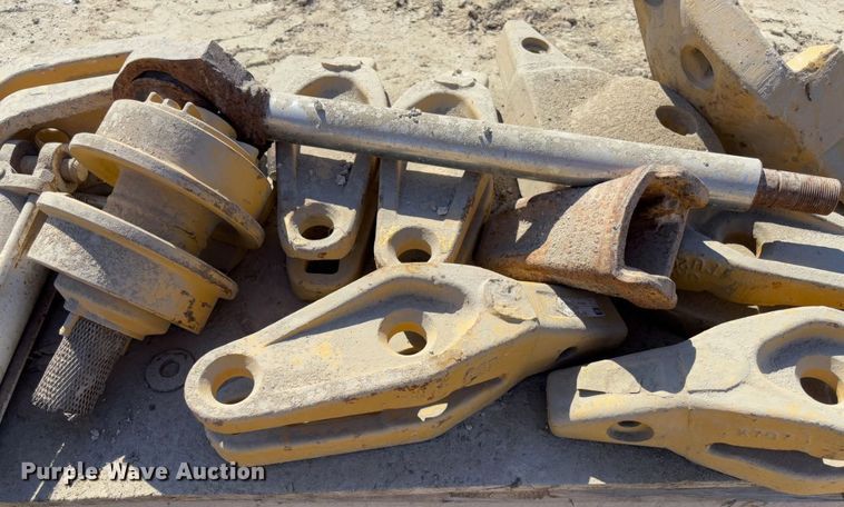 image for item FB3057 Caterpillar 963B parts