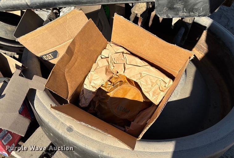 image for item FB3059 Challenger 855C tractor parts