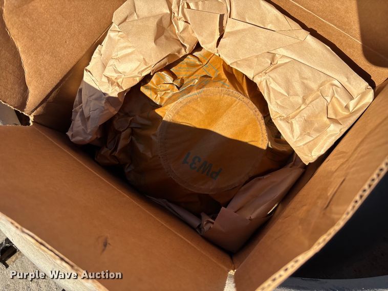 image for item FB3059 Challenger 855C tractor parts