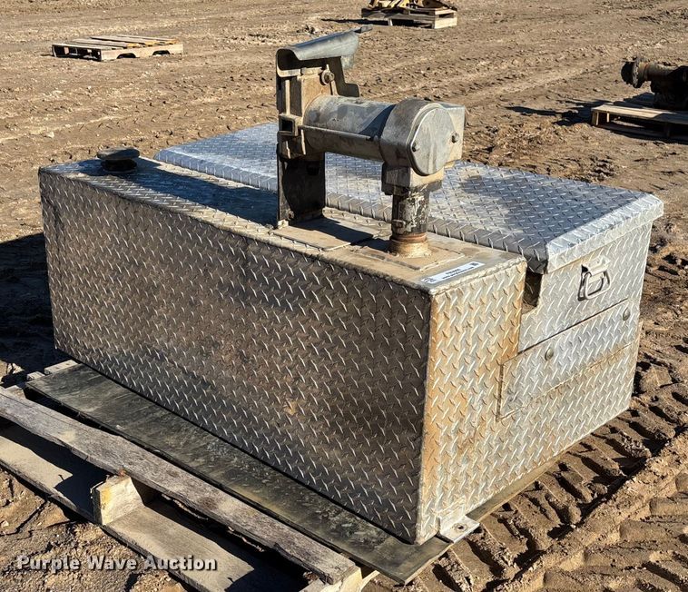 image for item FB3060 Delta fuel tank