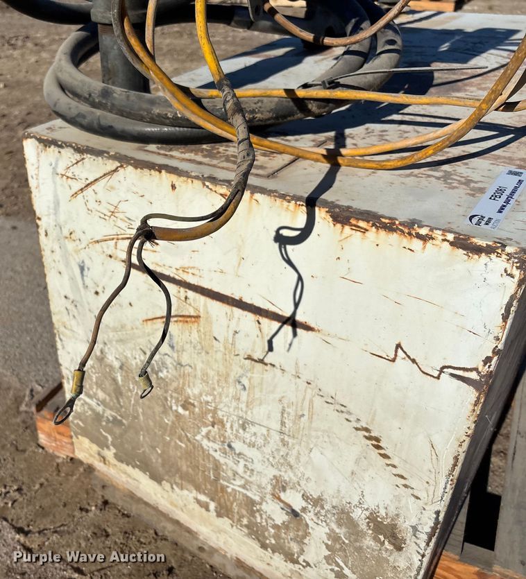 image for item FB3061 Delta fuel tank