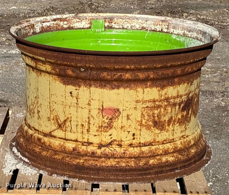 image for item FB3066 Tractor wheel