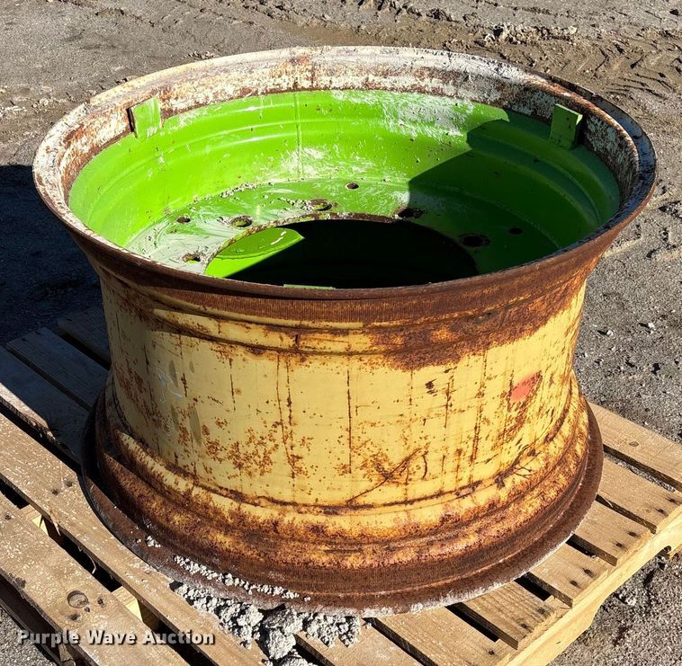 image for item FB3066 Tractor wheel