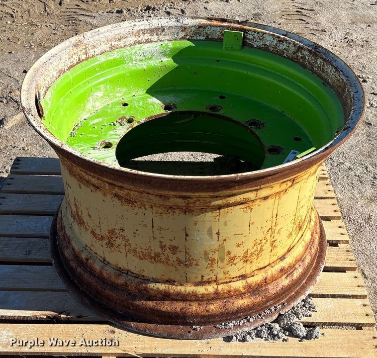 image for item FB3066 Tractor wheel