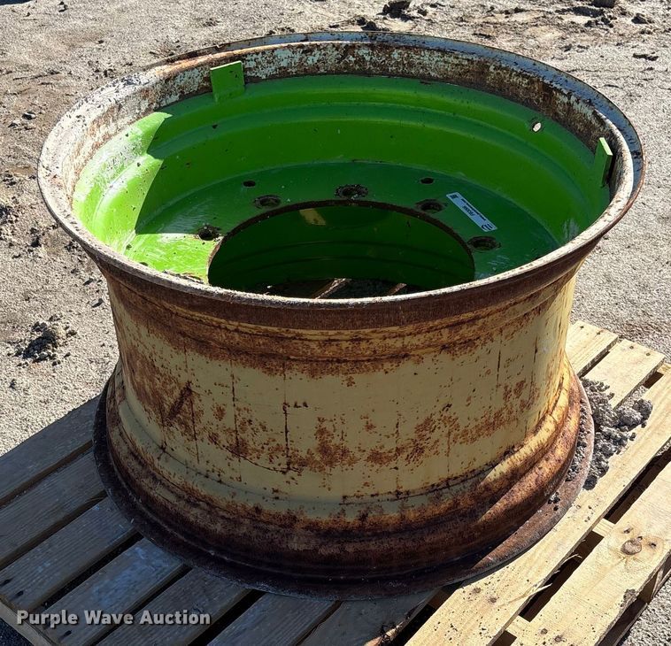 image for item FB3066 Tractor wheel