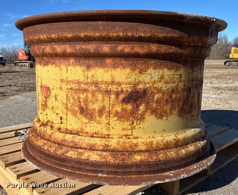 image for item FB3066 Tractor wheel