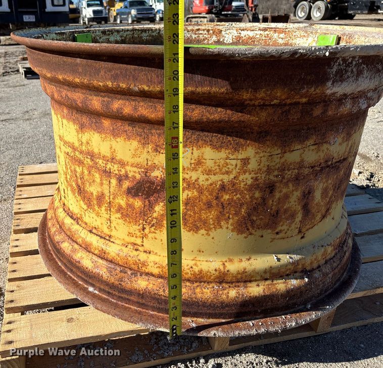 image for item FB3066 Tractor wheel