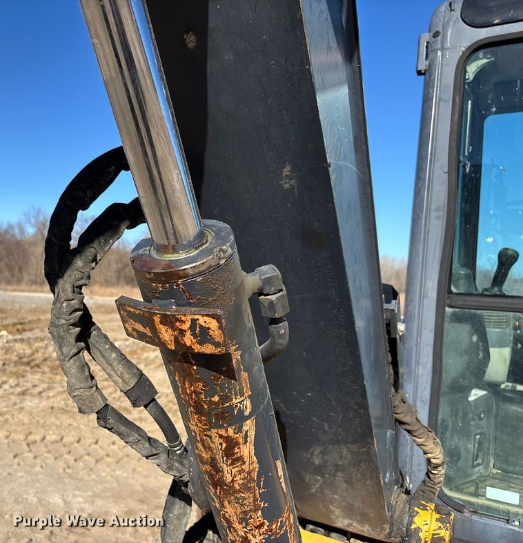 image for item FB3068 2012 John Deere 50D mini excavator