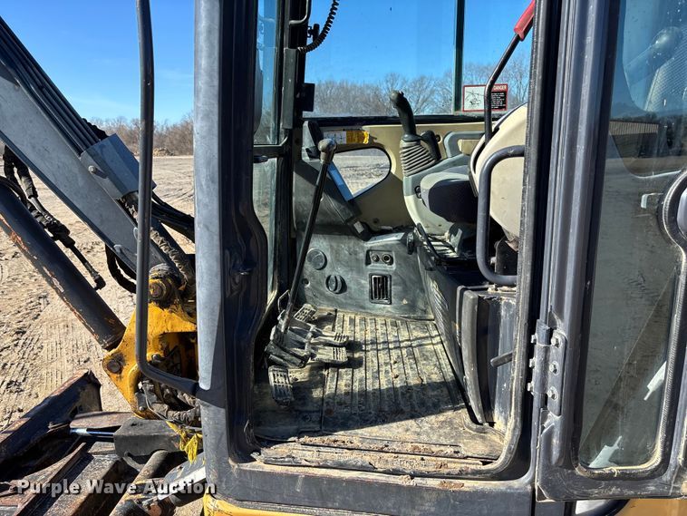 image for item FB3068 2012 John Deere 50D mini excavator