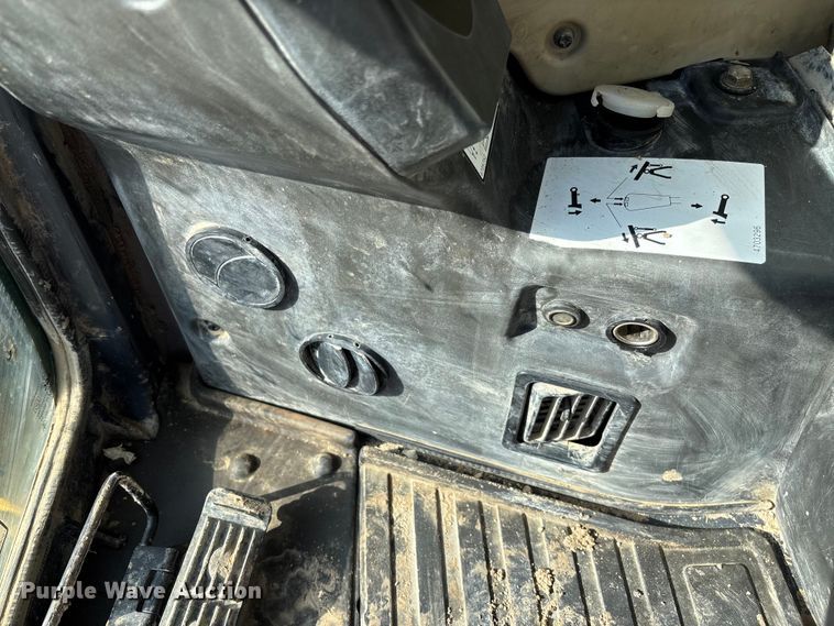 image for item FB3068 2012 John Deere 50D mini excavator