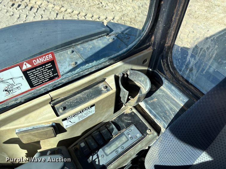 image for item FB3068 2012 John Deere 50D mini excavator