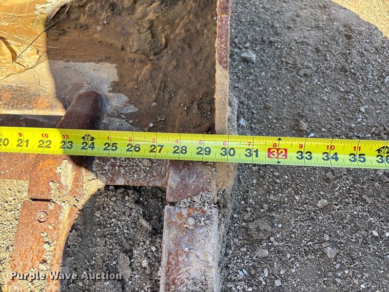 image for item FB3069 2012 Kubota KX057-4 mini excavator