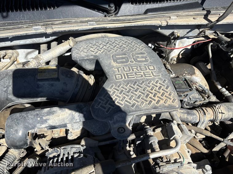 image for item FB3070 2005 Chevrolet Silverado 3500 flatbed pickup truck