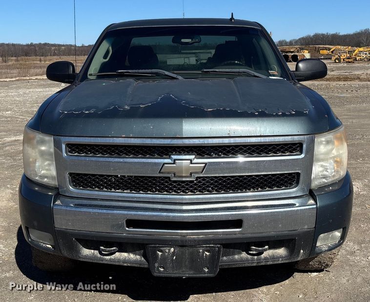 image for item FB3071 2009 Chevrolet Silverado 1500 Ext. Cab pickup truck