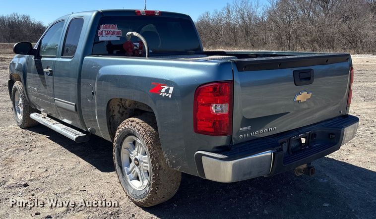 image for item FB3071 2009 Chevrolet Silverado 1500 Ext. Cab pickup truck