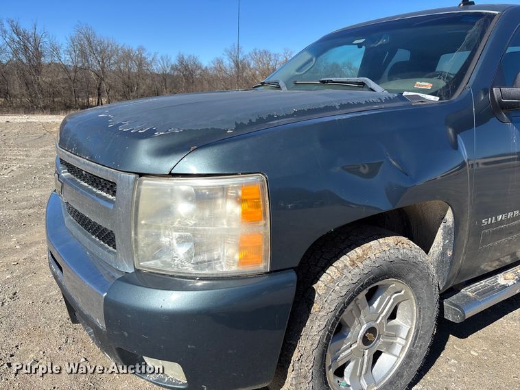 image for item FB3071 2009 Chevrolet Silverado 1500 Ext. Cab pickup truck