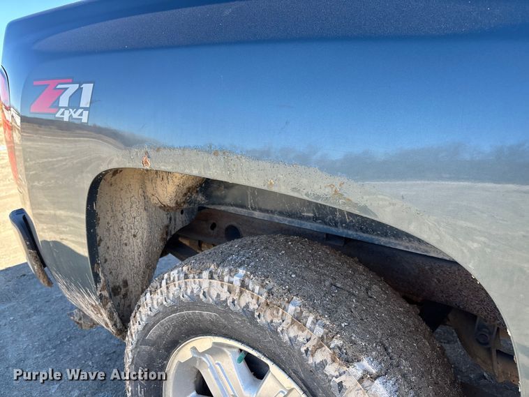 image for item FB3071 2009 Chevrolet Silverado 1500 Ext. Cab pickup truck