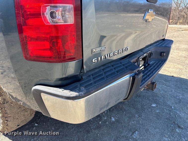 image for item FB3071 2009 Chevrolet Silverado 1500 Ext. Cab pickup truck