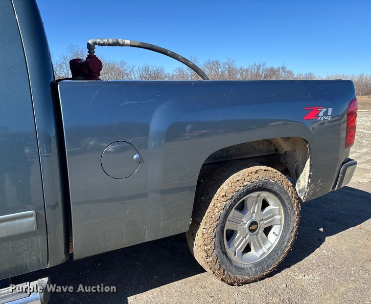 image for item FB3071 2009 Chevrolet Silverado 1500 Ext. Cab pickup truck