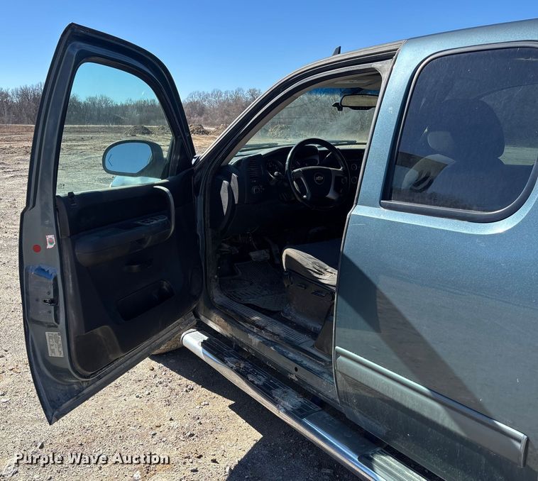 image for item FB3071 2009 Chevrolet Silverado 1500 Ext. Cab pickup truck