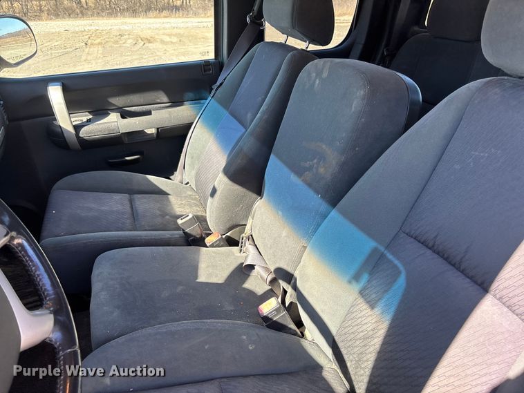 image for item FB3071 2009 Chevrolet Silverado 1500 Ext. Cab pickup truck