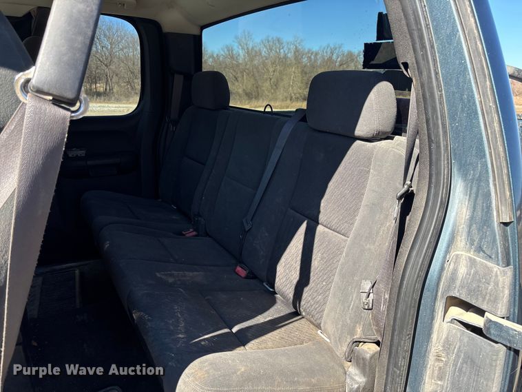 image for item FB3071 2009 Chevrolet Silverado 1500 Ext. Cab pickup truck