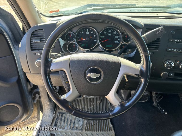 image for item FB3071 2009 Chevrolet Silverado 1500 Ext. Cab pickup truck