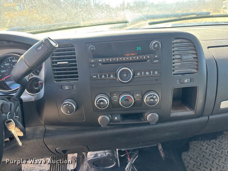 image for item FB3071 2009 Chevrolet Silverado 1500 Ext. Cab pickup truck