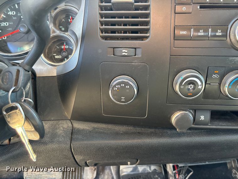 image for item FB3071 2009 Chevrolet Silverado 1500 Ext. Cab pickup truck