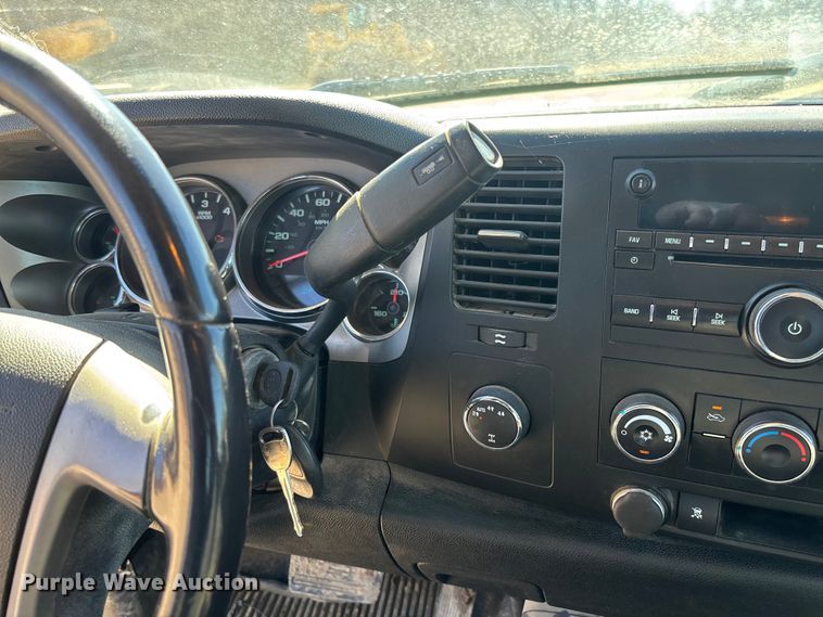 image for item FB3071 2009 Chevrolet Silverado 1500 Ext. Cab pickup truck