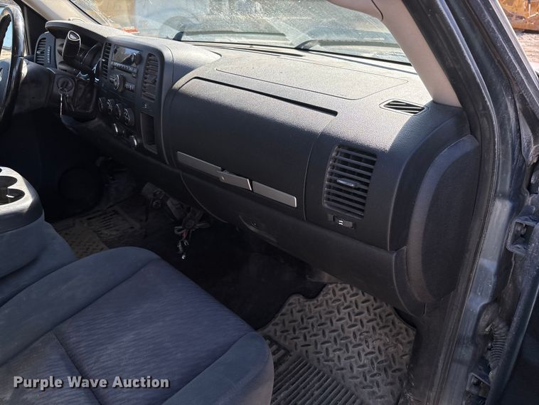 image for item FB3071 2009 Chevrolet Silverado 1500 Ext. Cab pickup truck