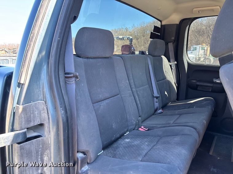 image for item FB3071 2009 Chevrolet Silverado 1500 Ext. Cab pickup truck