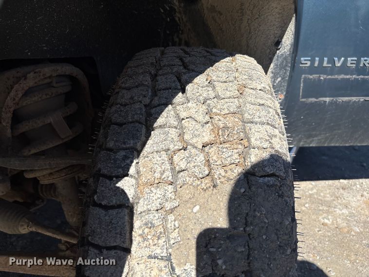 image for item FB3071 2009 Chevrolet Silverado 1500 Ext. Cab pickup truck