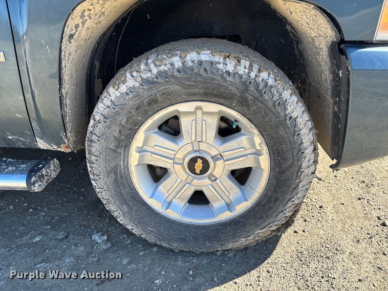 image for item FB3071 2009 Chevrolet Silverado 1500 Ext. Cab pickup truck