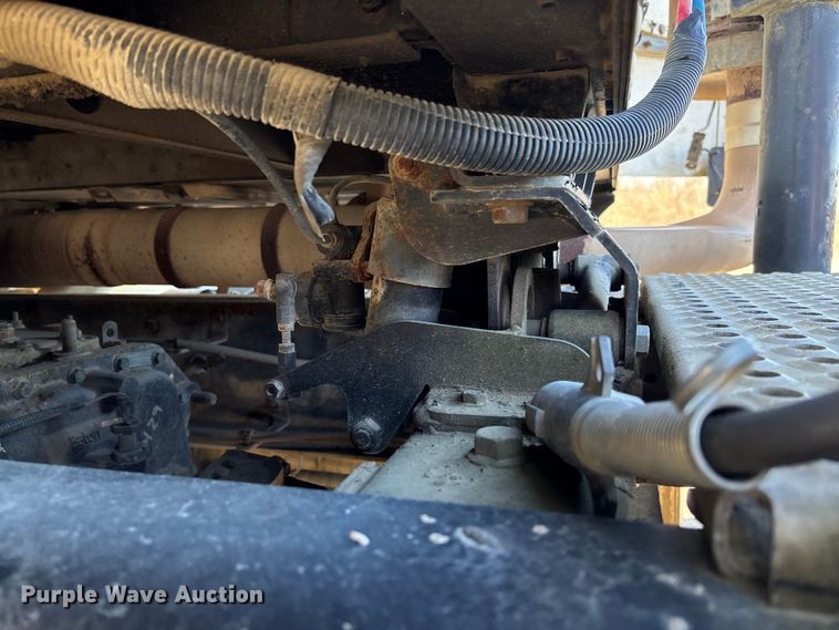 image for item FB3074 2006 International 9400i semi truck