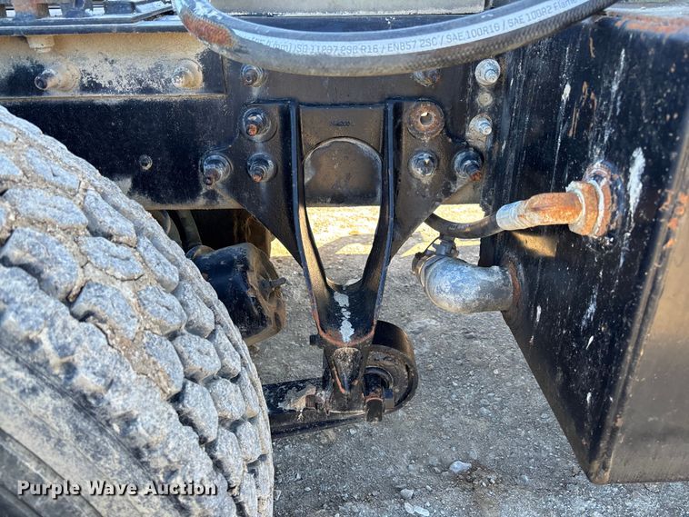 image for item FB3074 2006 International 9400i semi truck