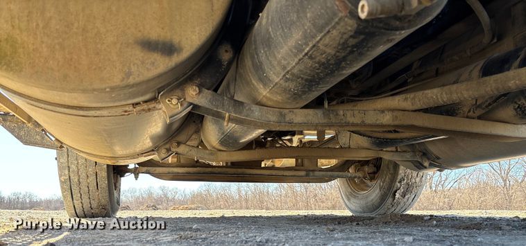 image for item FB3074 2006 International 9400i semi truck