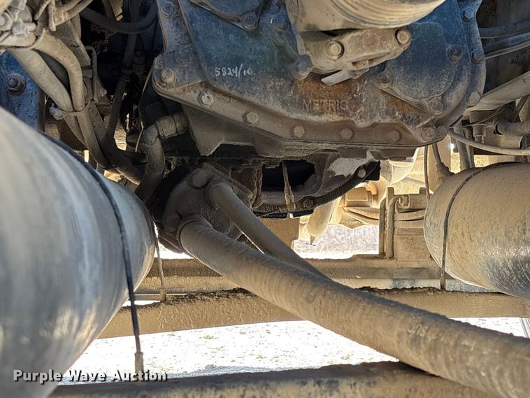 image for item FB3074 2006 International 9400i semi truck