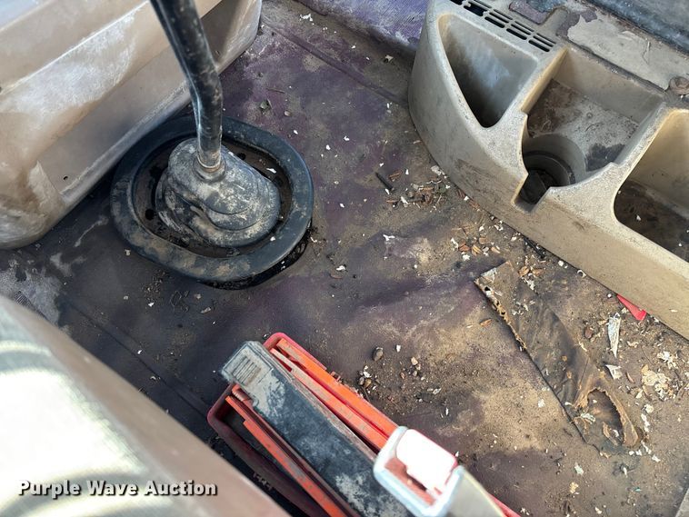 image for item FB3074 2006 International 9400i semi truck